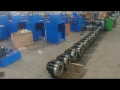 渡すことをいろいろな種類のホースのひだが付くmahchineのために準備しなさい