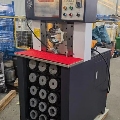 CBK-120は装置のために3インチの油圧ホースのひだが付く機械6つの層ホースで水を掛ける