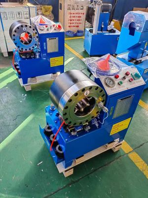 245Kg DX68 マックス開口114mmと出力量2.5Lのポンプのホースクリッピングマシン