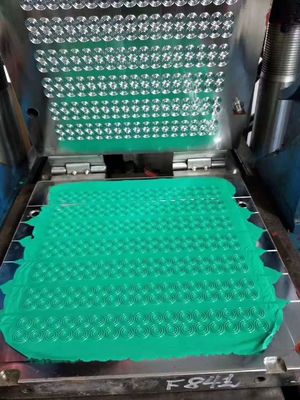 良い価格 グリーンカラー NBR/FKM/FFKM ゴムOリング OEM/ODM 圧縮型 油耐性良好 16-30 N/mm 破裂強度 オンライン