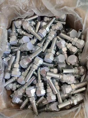 異なる原材料と規格 炭素鋼 1/2 JIC 水力管フィッティング JIS BSP 鋼製ブレーキラインアダプター
