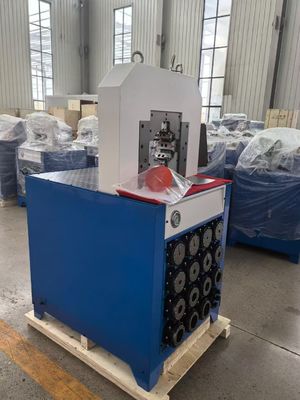 3インチPLC制御システム 7.5kw 作業効率 800 パーツ/H 水力管のクリッピングマシン