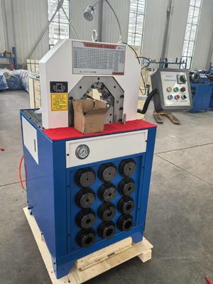 2インチボタンの制御システム 5.5kw/7.5kw 300個/h 急速交換の模具 ツール ハイドロリックホースクリッピングマシン