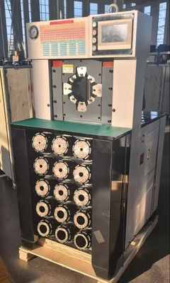 3 インチ 6-76mm スーパー厚さ 黒色ホース クリッピング プロセス ACホース クリッピング マシン 1500Tを保持するより速い クリッピング フォース