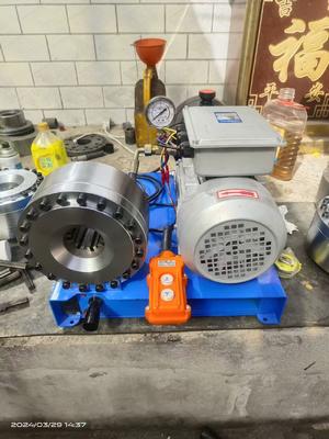 良い価格 耐久性のある鋼構造のための2.2KW電力と1年間の保証付き電動220V油圧ホース圧着機 オンライン