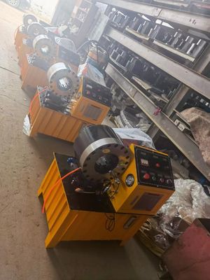 良い価格 31.5Mpa管付属品の押すことのための高圧ホースのひだ付け装置380V DX68 オンライン