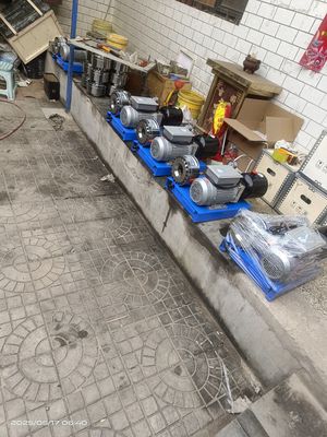 コンパクト設計の6～25mm小径ホース用電動油圧ホースカシメ機