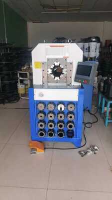 良い価格 高圧アプリケーションのための2800KNのクランプ力を持つ3インチ15ダイス水力ホースクリッピングマシン オンライン