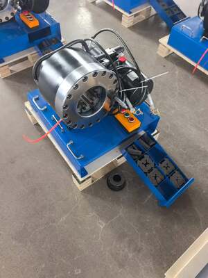 良い価格 12V/24V電圧 2インチ液圧ホースクリッピングマシン 600Tクリッピングフォース 10ダースと6-51mm範囲 車載用 小さい作業音声 online